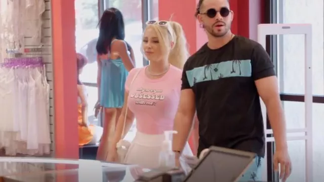 Fashion Nova So Obsessed With Me Tee worn by Sophie as seen in 90 Day Fiancé: Happily Ever After? (S08E10)