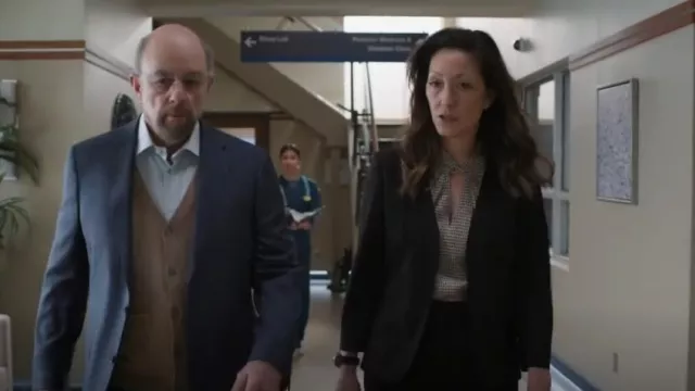 Blazer sans col noir Theory porté par le Dr Audrey Lim (Christina Chang) tel qu’on le voit dans The Good Doctor (S07E08)