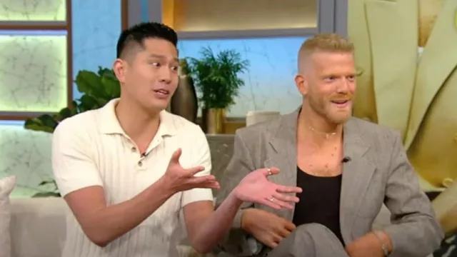 Asos design Mus­cle knit­ted Po­lo t-shirt worn by Mark Hoying as seen in Tamron Hall Show on  May 21, 2024