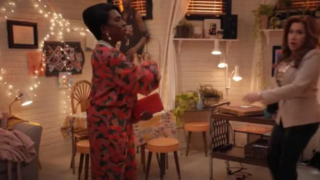 Pantalon Ashling uni et rayé porté par Barbara Howard (Sheryl Lee Ralph) tel qu’on le voit dans Abbott Elementary (S03E14)