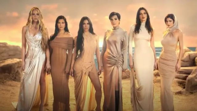 Di Petsa Sleeve­less Gown worn by Khloé Kardashian as seen in The Kardashians (S05E01)