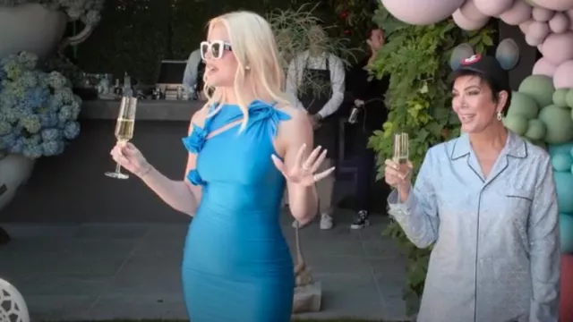 Robe à fleurs asymétrique Coperni portée par Khloé Kardashian vue dans The Kardashians (S05E01)