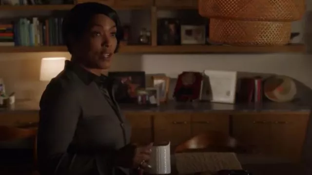 Rag & Bone Ribbed Mix Me­dia But­ton Down worn by Athena Grant (Angela Bassett) as seen in 9-1-1 (S07E09)