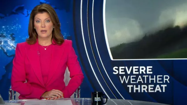 Michael Kors Georgina Single-Breasted Blazer worn by Norah O'Donnell as seen in CBS Evening News on May 21, 2024
