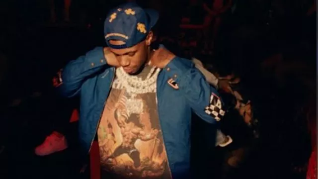 Chrome Hearts Matty Boy Blue Chomper Jacket porté par A Boogie wit da Hoodie in A Boogie Wit da Hoodie - Body (feat. Cash Cobain) [Official Music Video]