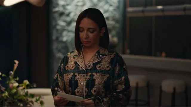 Pyjama La DoubleJ Tiger Tiles porté par Molly Novak (Maya Rudolph) comme on le voit dans Loot (S02E10)