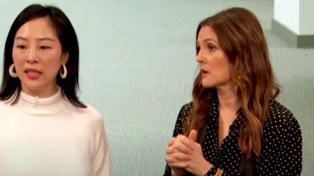 Alexis Bittar Crumpled Gold Large Post Earrings worn by Drew Barrymore as seen in The Drew Barrymore Show on  May 28, 2024