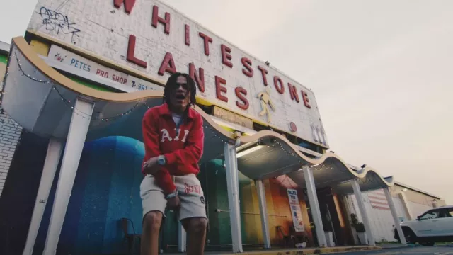 Saint Mxxxxxx Sudadera roja Saint Half-Zip usada por Sugarhill Ddot en Sugarhill Ddot - Like This