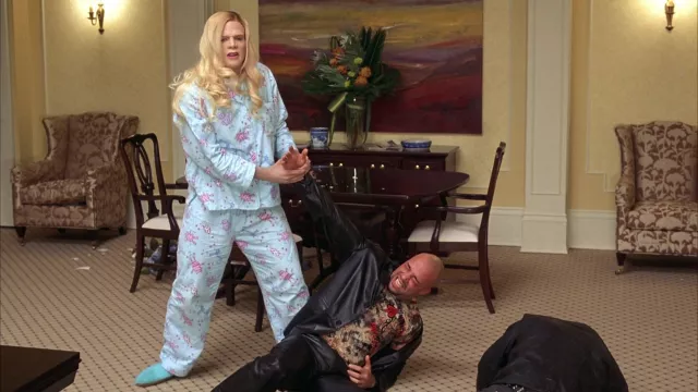 White Chicks Movie Outfits: Shawn Wayans is wearing Blue Cat Print Pajamas to portray Kevin Copeland