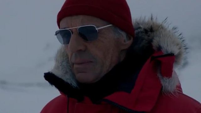 Les lunettes de soleil de Jacques-Yves Cous­teau (Lambert Wilson) dans l'Odyssée