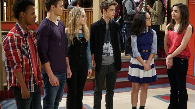 The dungarees Maya Hart (Sabrina Carpenter) Girl Meets World S3E2 | Spotern