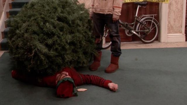 Ugg boots Penny (Kaley Cuoco) in The Big Bang Theory S10E12