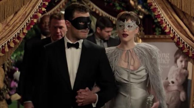Le masque de Christian Grey (Jamie Dornan) dans Cinquante Nuances plus sombres