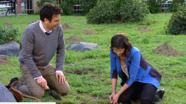 the blue jacket worn by cobie smulders robin robin scherbatsky in how i met your mother