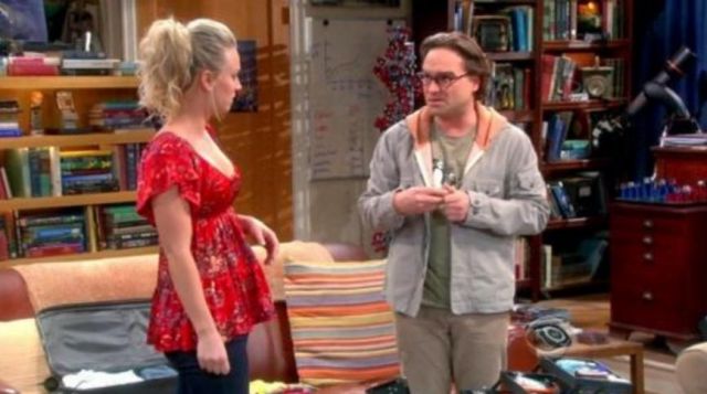 The authentic top red Penny (Kaley Cuoco) in The Big Bang Theory S06E13