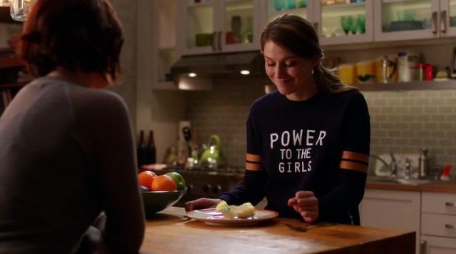 The sweatshirt "Power to the Girls" Kara Danvers in Supergirl