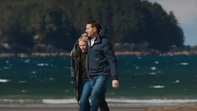 Veste Arc’teryx Beta AR portée par Colter Shaw (Justin Hartley) comme on le voit dans Tracker (S01E13)