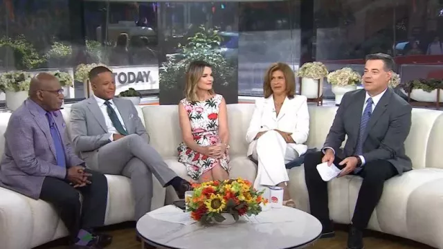 Cinq a Sept Khloe Ruched Sleeve Blazer worn by Hoda Kotb as seen in Today on  June 12, 2024
