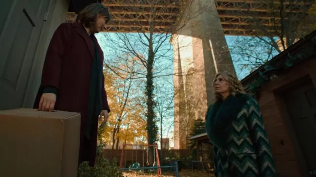 Manteau Pinko Libra Chevron porté par Sheryl Luria (Christine Lahti) comme on le voit dans Evil (S04E01)