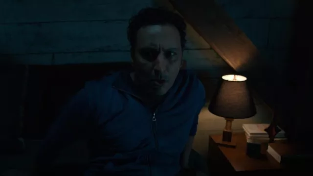 James Perse Sweat à capuche vintage en éponge française zippée porté par Ben Shakir (Aasif Mandvi) comme on le voit dans Evil (S04E01)