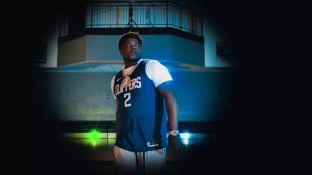 Nike White & Black-Stripe Fly Crossover Shorts worn by BossMan Dlow in BossMan Dlow - SportsCenter (Official Video)