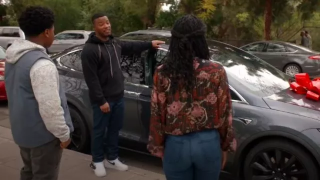 Nike Air Force 12 High 07 Blanc Noir porté par Spencer James (Daniel Ezra) comme on le voit dans All American (S06E12)