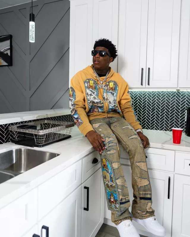 Gucci Matte Black Flat-Top Sunglasses worn by Yungeen Ace on the Instagram account @yungeenace