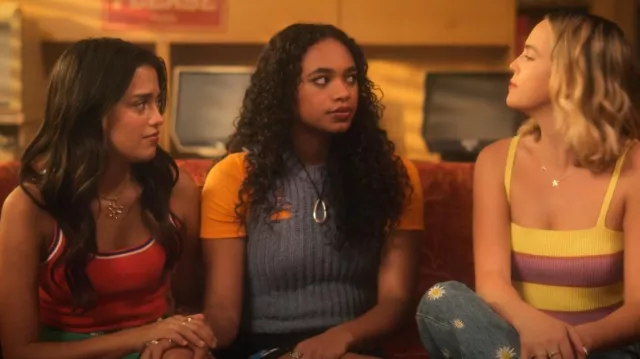 JW Anderson Distressed Ribbed Sweater worn by Tabitha 'Tabby' Haworthe (Chandler Kinney) as seen in Pretty Little Liars: Original Sin (S02E06)