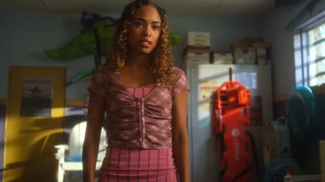 Robe Jacquemus Malha portée par Faran Bryant (Zaria Simone) comme on le voit dans Pretty Little Liars : Original Sin (S02E07)