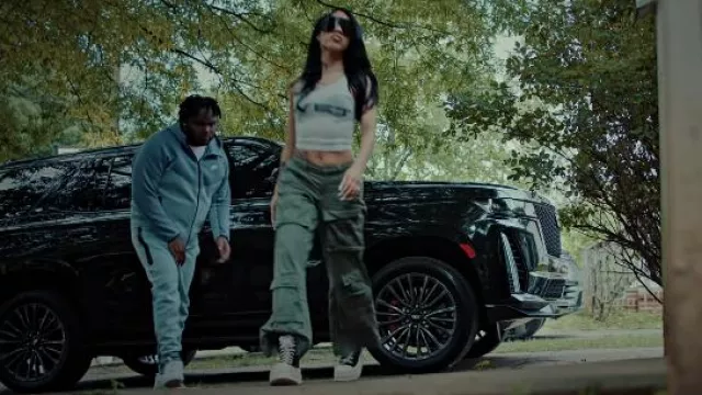 Joggers Nike Light Blue & Slate Fleece usados por Tee Grizzley en Tee Grizzley - Robbery 7 [Video Oficial]