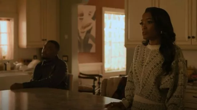 Pull Ba&sh Carino porté par Diana Tejada (LaToya Tonodeo) comme on le voit dans Power Book II : Ghost (S04E03)