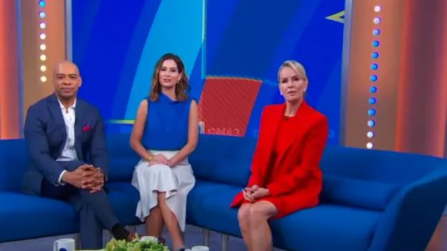 Vestido midi de punto sin mangas fruncido de la colección Michael Kors usado por Jennifer Ashton como se ve en Good Morning America el 26 de junio de 2024