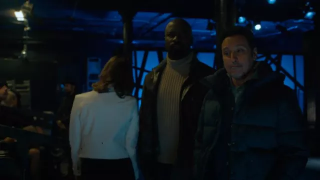 Veste Sierra en microfibre Woolrich portée par Ben Shakir (Aasif Mandvi) comme on le voit dans Evil (S04E06)