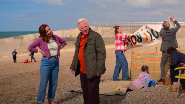 Levi's Ribcage Denim Jeans worn by Nikki Newman (Esther Smith) as seen in Trying (S04E08)