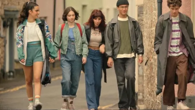Converse Run Star Hike Hi Choc portée par Pippa 'Pip' Fitz-Amobi (Emma Myers) telle qu’on la voit dans A Good Girl’s Guide to Murder (S01E01)