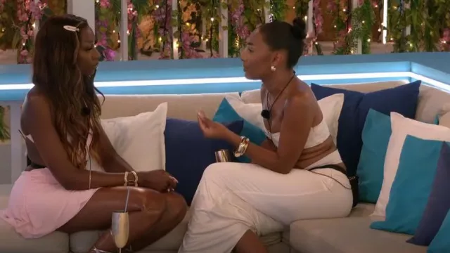 Lio Halter Neck Hardware Detail Crop Top in Ivory worn by Jessica Spencer in Love Island (S11E33)