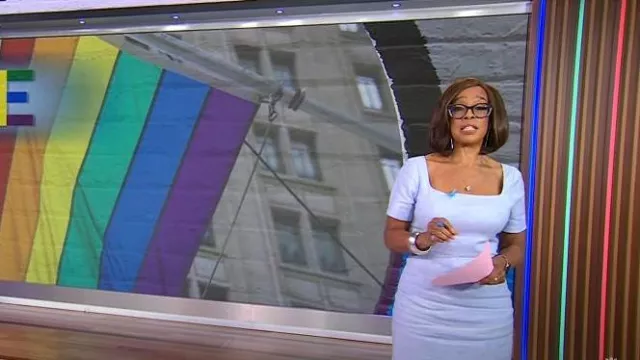 Robe fourreau à col carré J. Crew portée par Gayle King vue dans CBS Mornings le 21 juin 2024