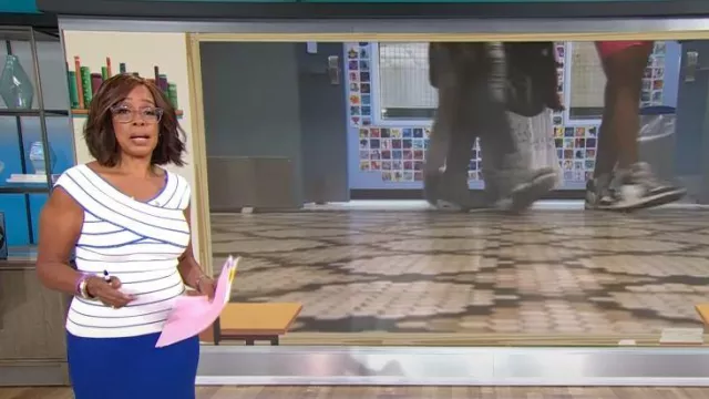 Haut à épaules dénudées à rayures bicolores Milly porté par Gayle King, comme on le voit dans CBS Mornings le 26 juin 2024