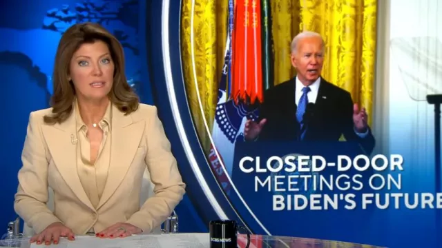 Michael Kors Wide Lapel Crepe Wool Blazer worn by Norah O'Donnell as seen in CBS Evening News on  July 10, 2024
