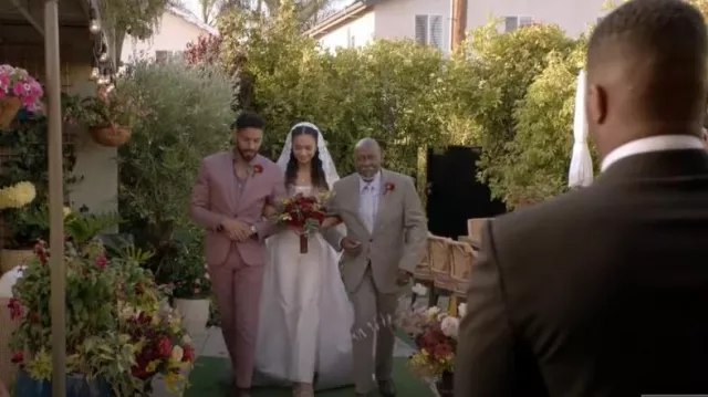 Veste de costume en coton mélangé violet poussiéreux Express portée par Jordan Baker (Michael Evans Behling) comme on le voit dans All American (S06E15)
