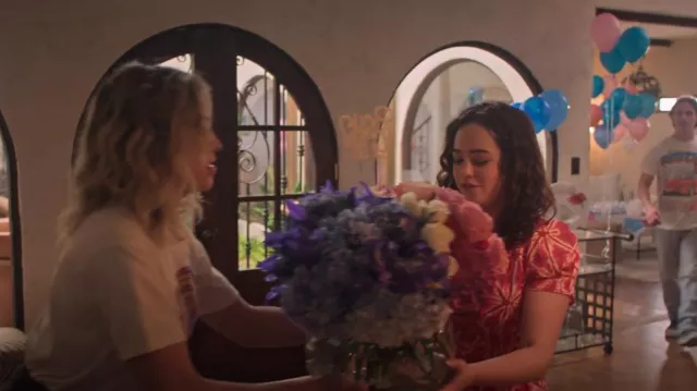 Anthropologie La Mini Robe Somerset Medium Pink portée par Samantha LaRusso (Mary Mouser) comme on le voit dans Cobra Kai (S06E03)