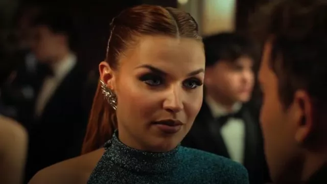 Asos Design Spiral Spike Stud Earring in Silver Tone worn by Chloe (Mirela Balic) as seen in Elite (S08E07)