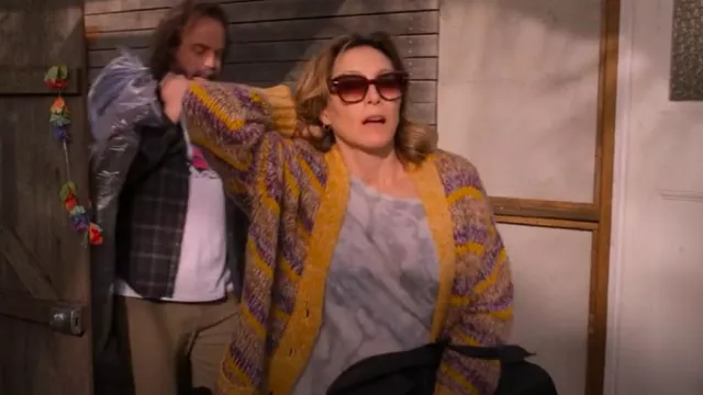 Kip & Co Cosy Cárdigan largo a rayas usado por Angie Davis (Claudia Karvan) como se ve en Bump (S04E05)