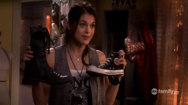 ​Chuck Taylor All Star Canvas High Top Shoe held by Kat Stratford (Lindsey Shaw) in 10 Things I Hate About You (S01E13)
