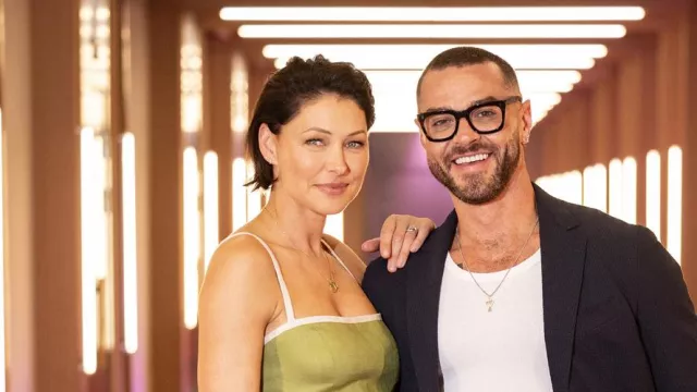 Love is Blind UK Outfits: Matt Willis wears black sunglasses for season 1