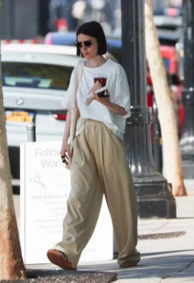 Recto Tricot Double Wide Training Pants worn by Lily Collins in Los Angeles on August 17, 2024