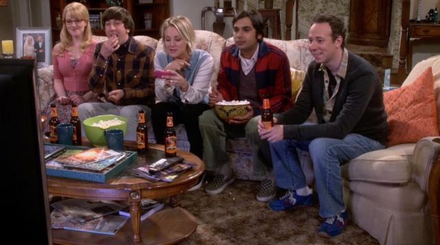 Les chaussures Vans à damier noir et gris de Raj Koothrappali (Kunal Nayyar) dans The Big Bang Theory S09E06