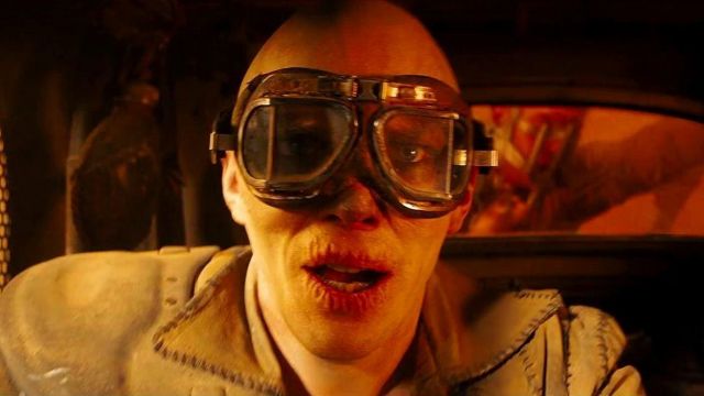 La guerre des Garçons des Lunettes portées par Nicholas Hoult dans Mad Max Fury Road