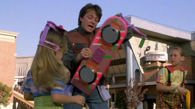 Ho­ver­board (HUVr project) used by Marty Mc­Fly (Michael J. Fox) in Back To The Future Part II