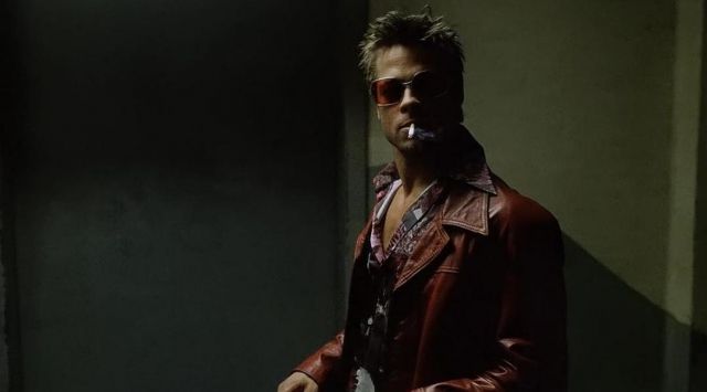 The red leather jacket of Tyler Durden (Brad Pitt) in Fight Club | Spotern